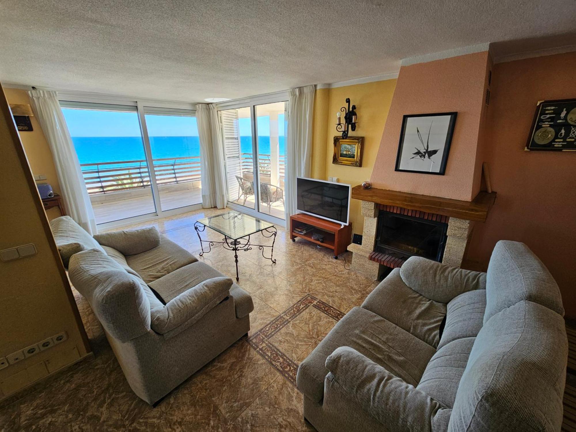 Febus Apartment Аликанте Екстериор снимка